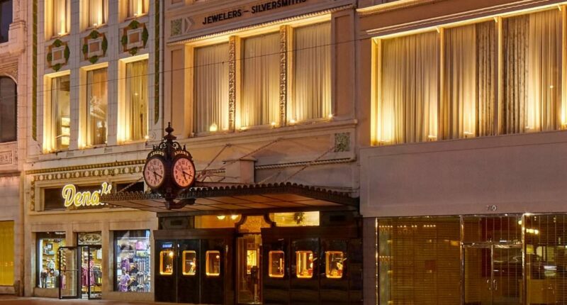 'Tiffany's of the South' closing as expert blames Trump's tariffs