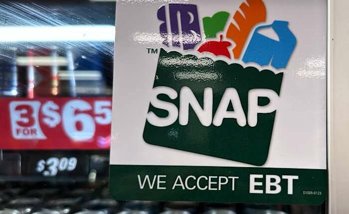 Trump administration seeks to halt SNAP food aid payments after a court order