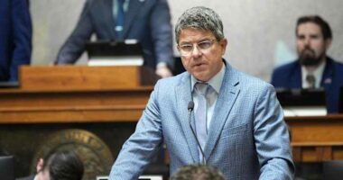 Trump doubles down on redistricting in Indiana even as lawmakers rebuke special session