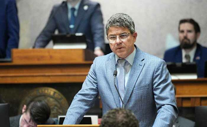 Trump doubles down on redistricting in Indiana even as lawmakers rebuke special session