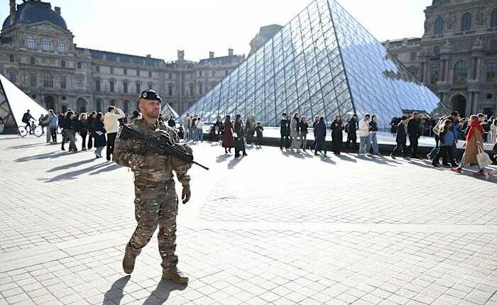 Two new suspects handed preliminary charges in Louvre jewels heist case, Paris prosecutor says