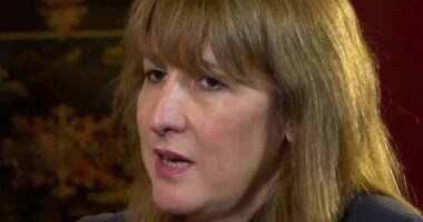 UK's biggest jobless families in line for taxpayer-funded windfalls