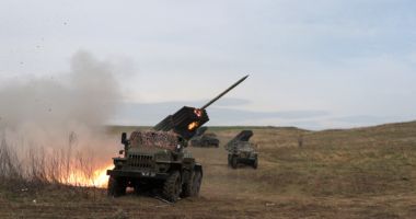 Ukrainian major urges US to send Tomahawks as clashes with Russian forces intensify