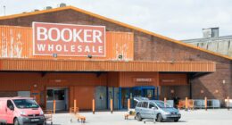 Urgent warning as man overdoses after 'bulk buying' painkillers wholesale without any checks