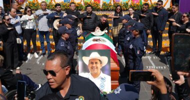 Uruapan Mayor Carlos Manzo shot, killed during Day of the Dead appearance, President Sheinbaum rules out changes in security