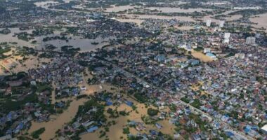 Vietnam rethinks its flood strategy as climate change drives storms and devastation