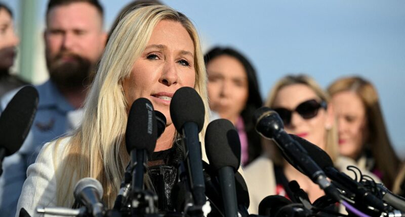 Warnings of massive GOP mutiny as Republican lawmakers lash out at 'garbage' treatment by White House