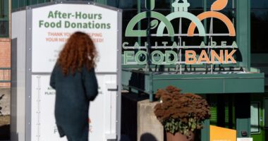 Washington's struggling economy takes another economic hit from the government shutdown