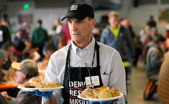 Why doing good also makes us feel good, during the holidays and beyond