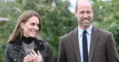 William and Kate's party for builders and staff who helped with move