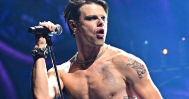 Yungblud cancels tour dates for rest of year on doctor’s orders