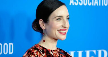 Celebrity Net Worth logo