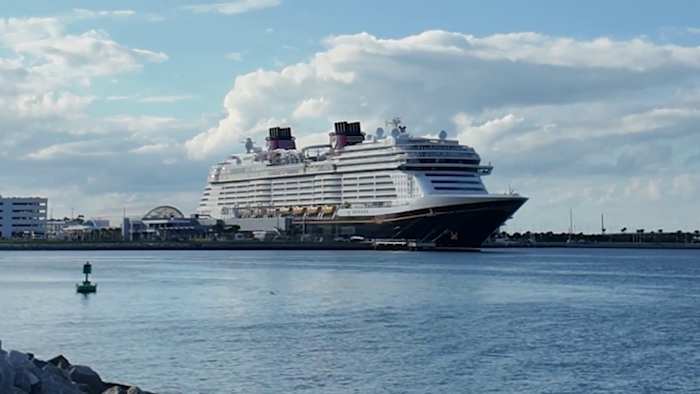 ‘Gonna start losing sleep:’ Central Florida tourists worry flight restrictions could impact going home