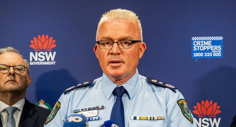 'Not possible': Police Commissioner defends actions of police in Bondi shooting