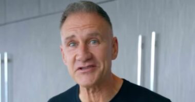 55-year-old with biological age of 20-year-old reveals 1 easy, free longevity tip