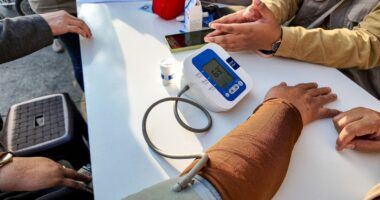 8 simple tips to reduce blood pressure, combat stress, and avoid strokes and heart attacks