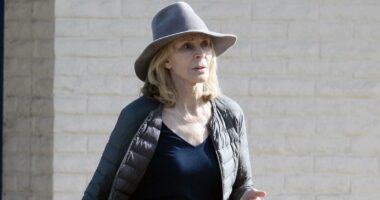 90s star was fired and rehired on iconic series... can you guess who?