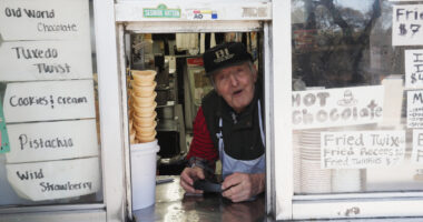 92-year-old's bittersweet journey to becoming a New York candy-store icon