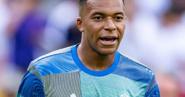 Celebrity Net Worth logo