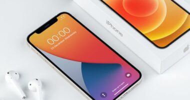 Apple issues urgent iPhone update after Triple Zero emergency call testing raises concerns