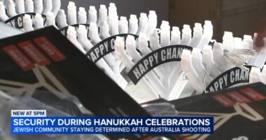Australia shooting: Chicago Jewish community holds menorah car parade for Hanukkah 2025 in wake of mass shooting at Bondi Beach