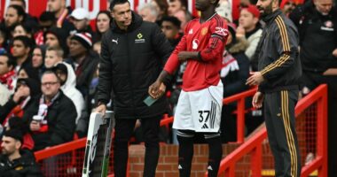 Champions League club told to replace 22-cap England international with Kobbie Mainoo