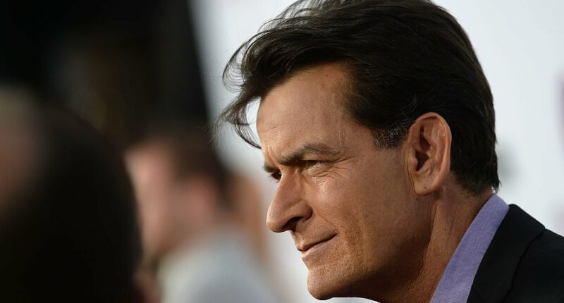 Celebrity Net Worth logo