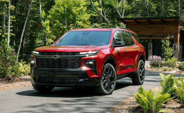 Chevrolet Traverse vs Ford Explorer