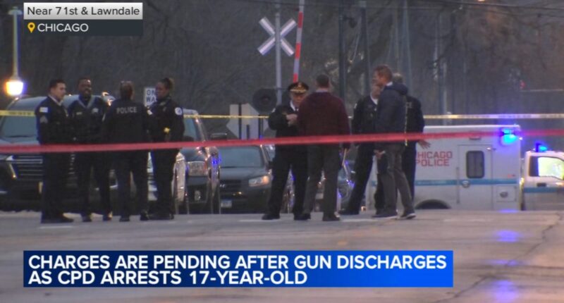 Chicago crime: 17-year-old suspect's weapon fires during struggle with police officers on West 71st Street in West Lawn, CPD says