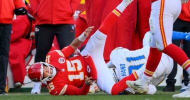 Chiefs reveal Mahomes injury update after QB's emergency surgery