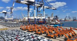 China's factory activity unexpectedly contracts in November