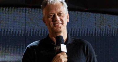 Coca-Cola names a company veteran as its new CEO