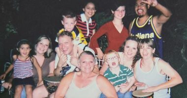 Dad with six US citizen kids deported by ICE after seeking visa