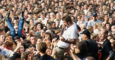 Deftones Chart A Brand New Album — With A Decades-Old Release