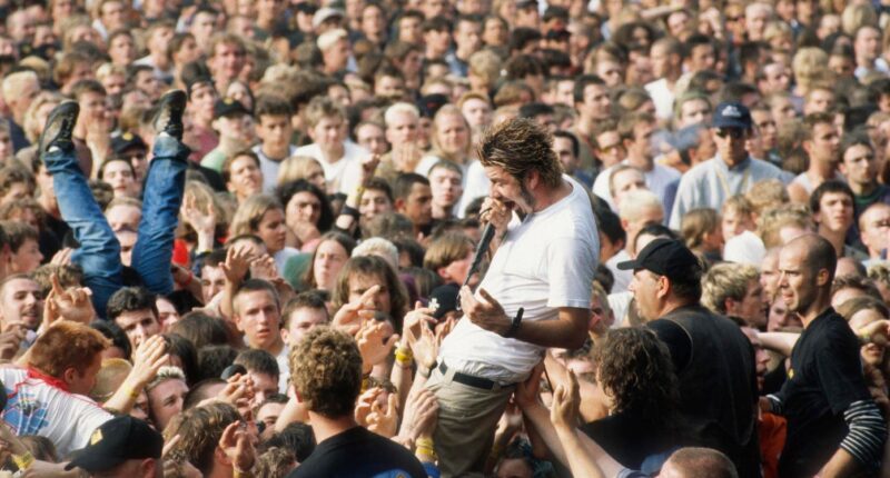 Deftones Chart A Brand New Album — With A Decades-Old Release