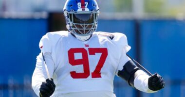 Dexter Lawrence added to Giants' long injury report for Week 15