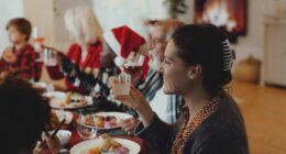 Easily-missed dementia sign may present itself while making Christmas dinner