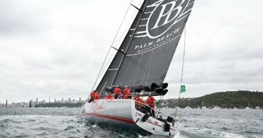 First retirements in Sydney-Hobart race as crews face rough seas