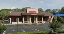 Florida man sues Outback Steakhouse after toilet seat broke under him