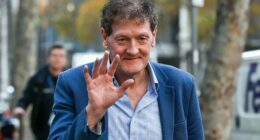 Former AFL agent Ricky Nixon guilty of selling fake footy memorabilia