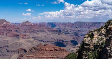 Grand Canyon cancels overnight stays at South Rim lodges because of water-line breaks