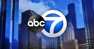 Holiday travel rush picks up in Chicago area as travelers head out for the new year