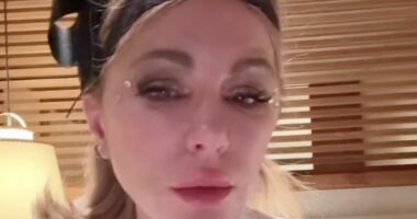 Kate Beckinsale breaks down in tears saying reason behind weight loss