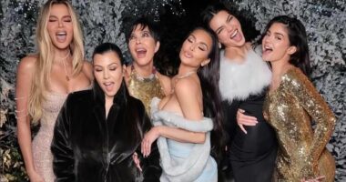 Khloe Kardashian and Kris Jenner let loose on Christmas 'hookups'