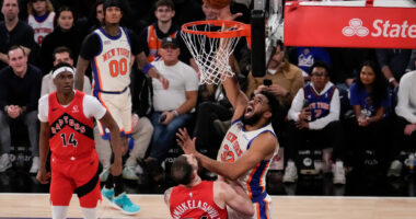 Knicks put up another 40-point quarter in 18-point rout of Raptors