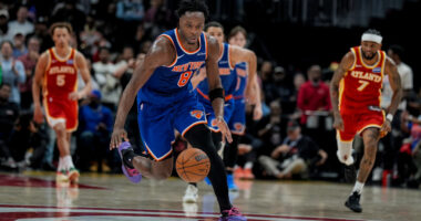 Knicks survive near meltdown vs. Hawks, 128-125