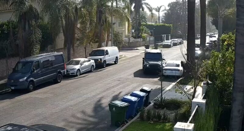 Los Angeles, California crash: Woman rams SUV into would-be burglary crew's getaway car | Video