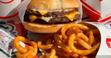 Major burger chain shuts 72 restaurants with more to come by year end