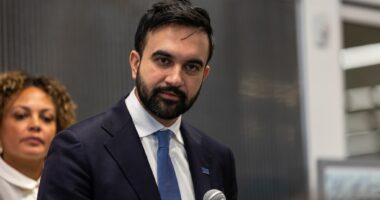 Mamdani, dozens of other pols press NYC hospitals to cut labor deal with nurses as deadline looms