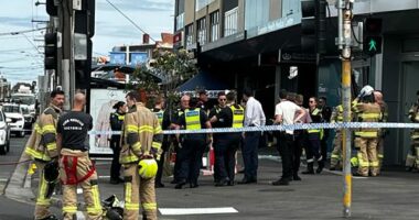 Car crashes into building in Niddrie